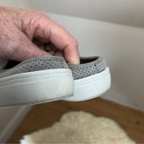 STEVE MADDEN GEENA Flocked Fabric looks like suede upper. Size 7 - Picture 3 of 6